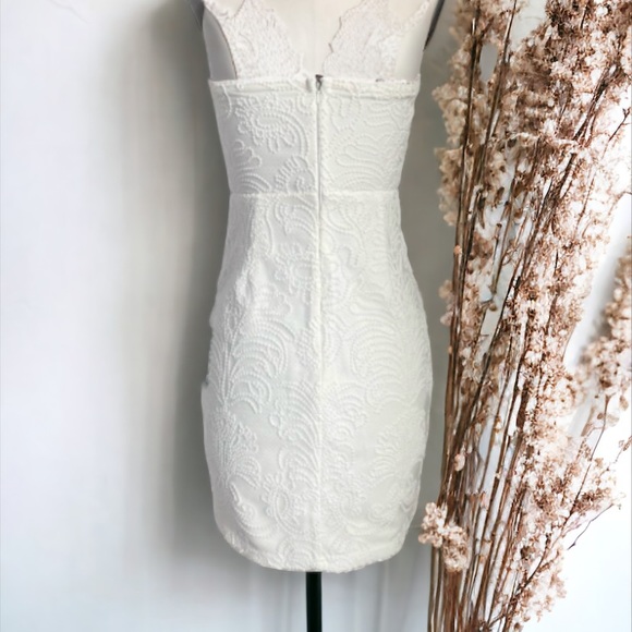 LULU’S Got Your Attention White Embroidered Strapless Bodycon Dress Size Large - Picture 8 of 15